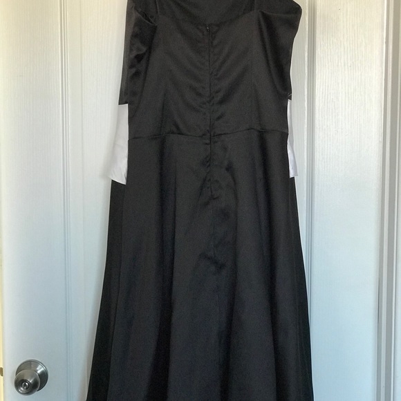 Black Formal Dress - Picture 4 of 7